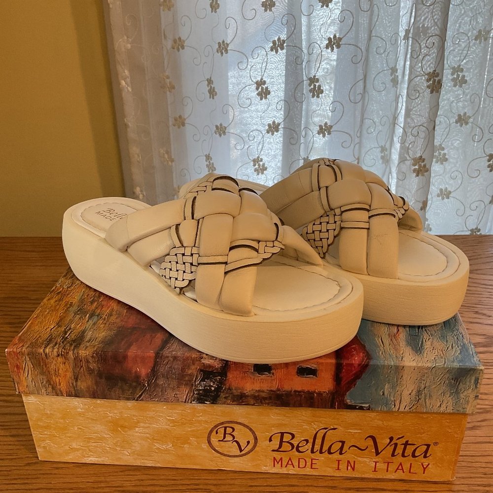 Bella Vita  Platform Sandals
